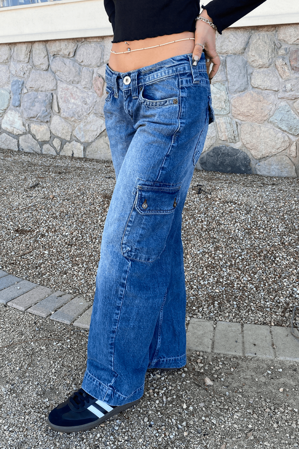 Relaxed Fit Boyfriend Cargo Jeans with Multiple Pockets for Practical Style