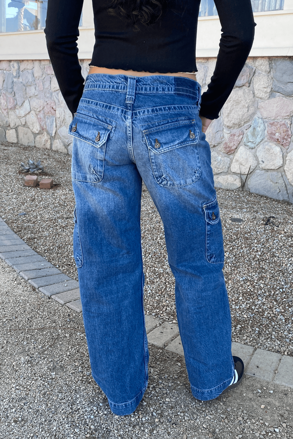 Relaxed Fit Boyfriend Cargo Jeans with Multiple Pockets for Practical Style