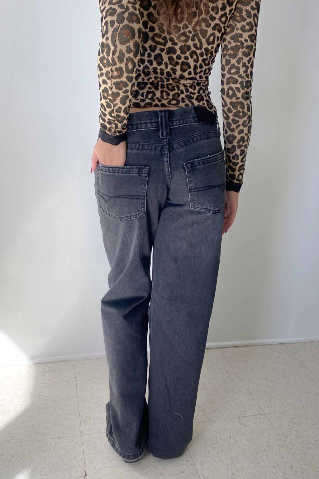 Relaxed Fit Low Boyfriend Jeans with Trendy Low-Rise Waist for Casual Style