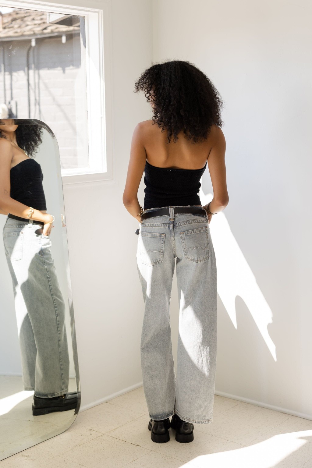 Effortlessly Cool Low Rider Wide Leg Jeans Featuring Flowy Silhouette and Classic Denim
