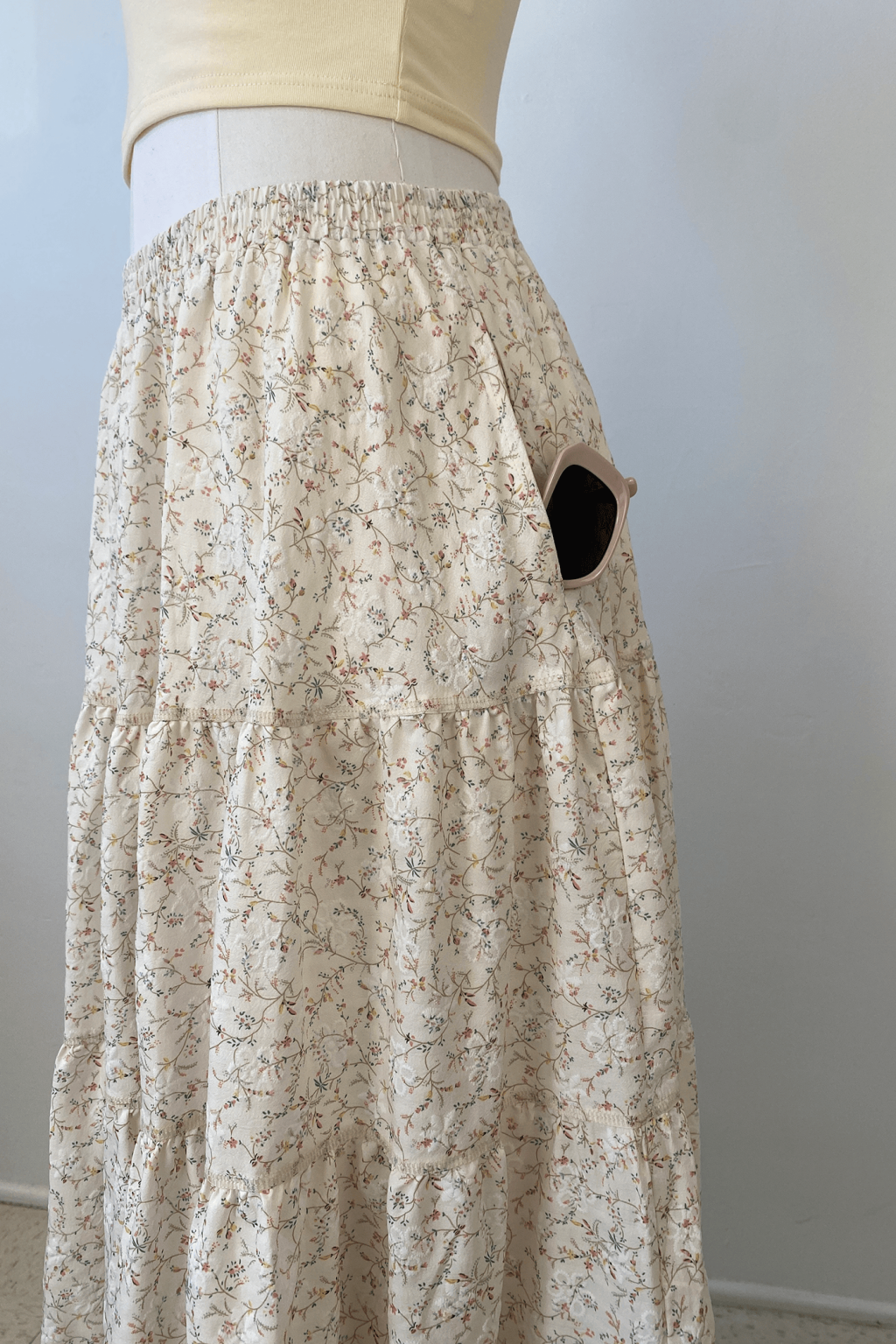 Elegant Floral Maxi Skirt for a Flowing, Feminine Look