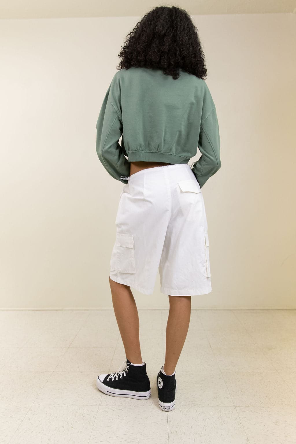 Urban-Inspired West Coast Cargo Shorts Combining Practicality and Street Style
