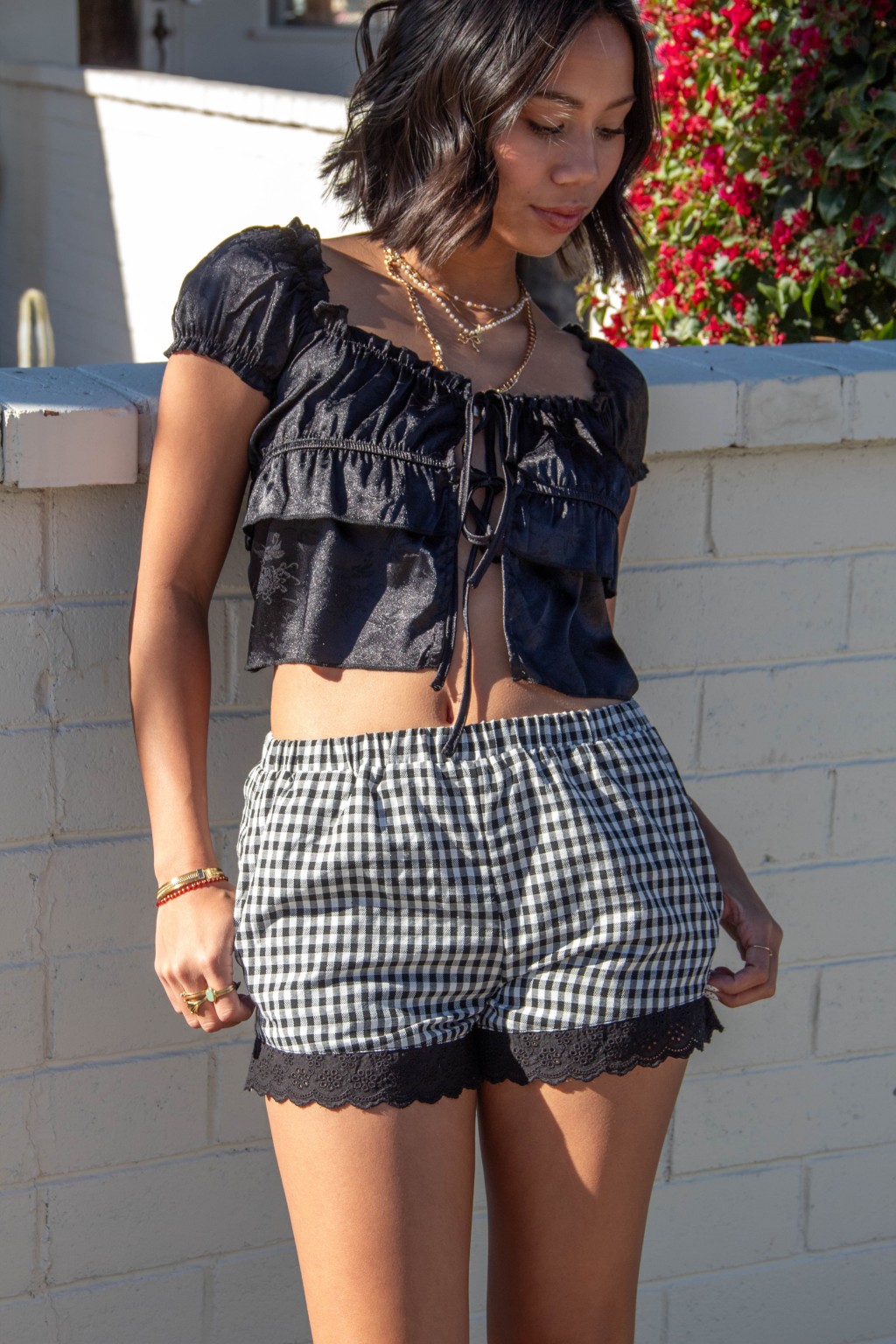 Lightweight Gingham Patterned Casual Shorts with Comfortable Elastic Waist and Pockets