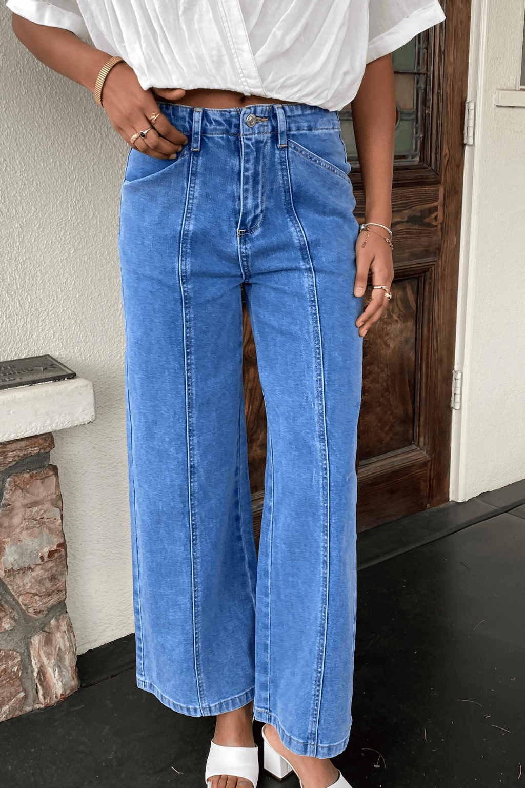 Classic Wide Leg Denim Jeans Featuring High-Quality Fabric and Flowy Silhouette