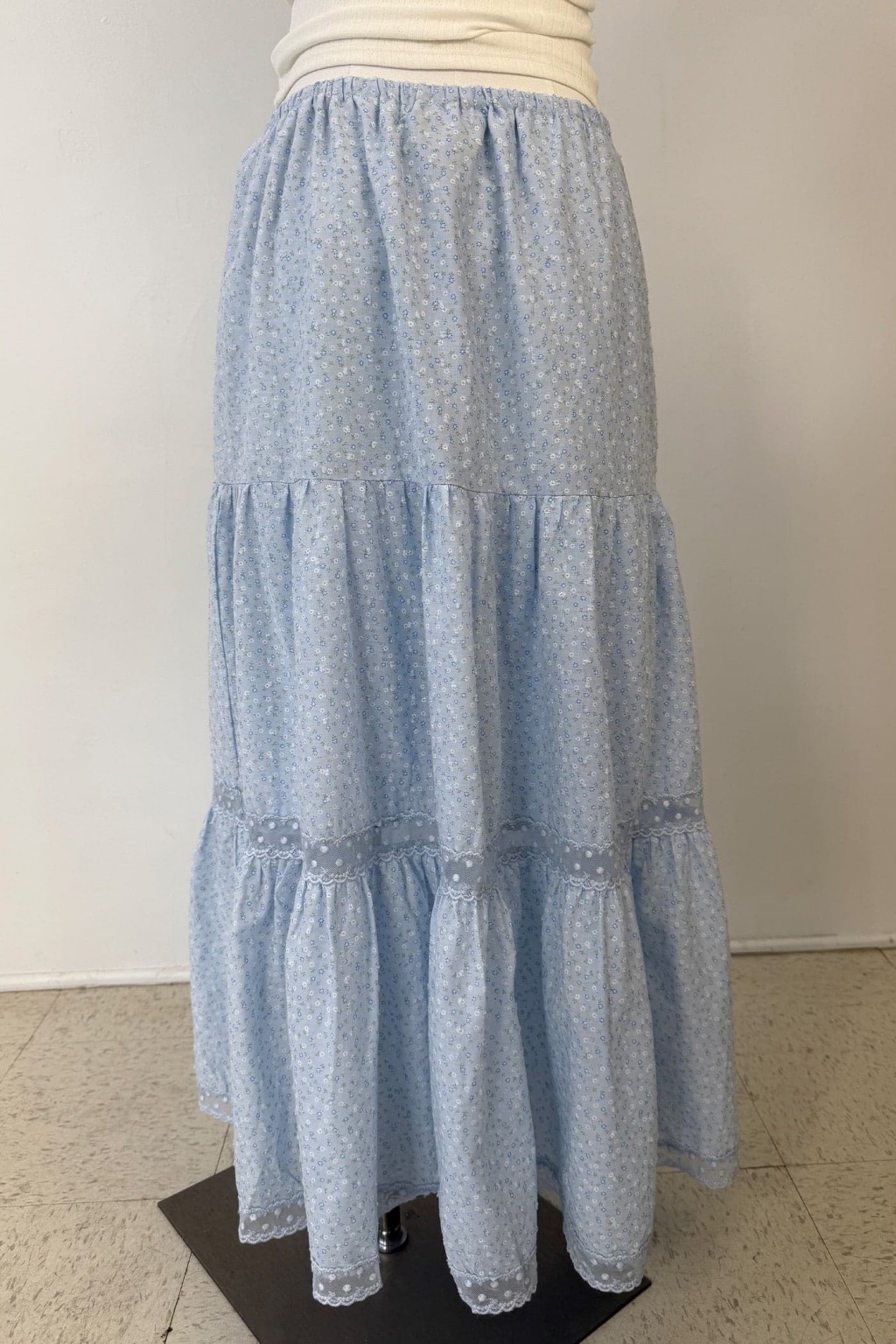 Floral & Stretch Lace Maxi Skirt