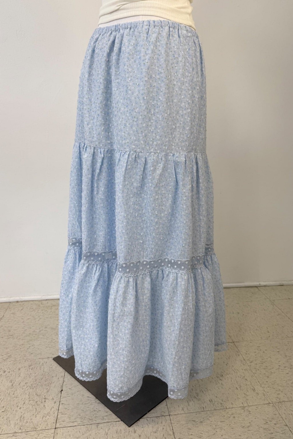 Floral & Stretch Lace Maxi Skirt