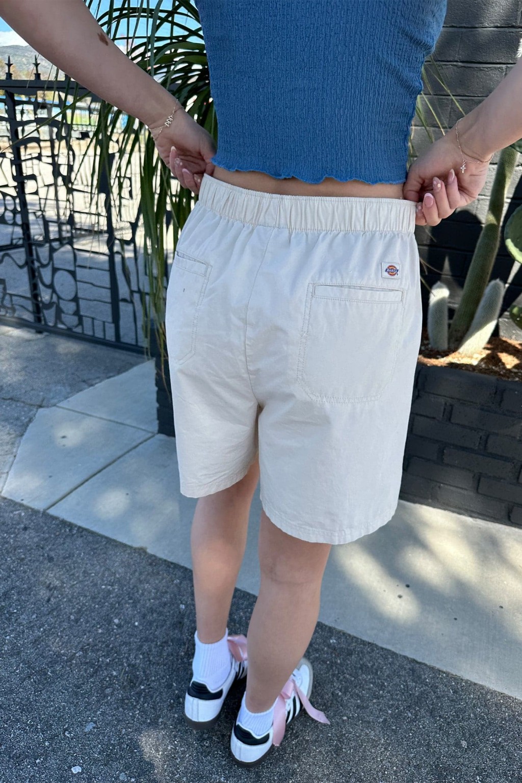 Durable and Functional Cargo Shorts with Multiple Pockets for Everyday Adventure